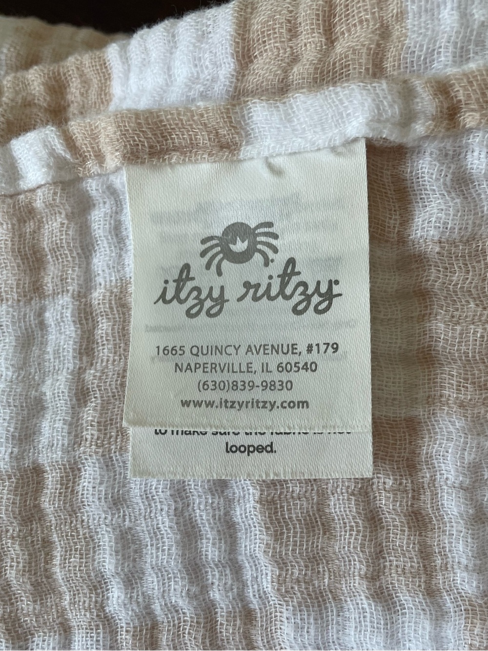 Itzy Ritzy Oversized Muslin Swaddle - Picture 3 of 5